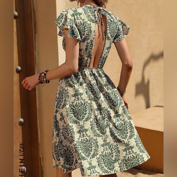 Small Women’s SHEIN butterfly print dress - Picture 5 of 5